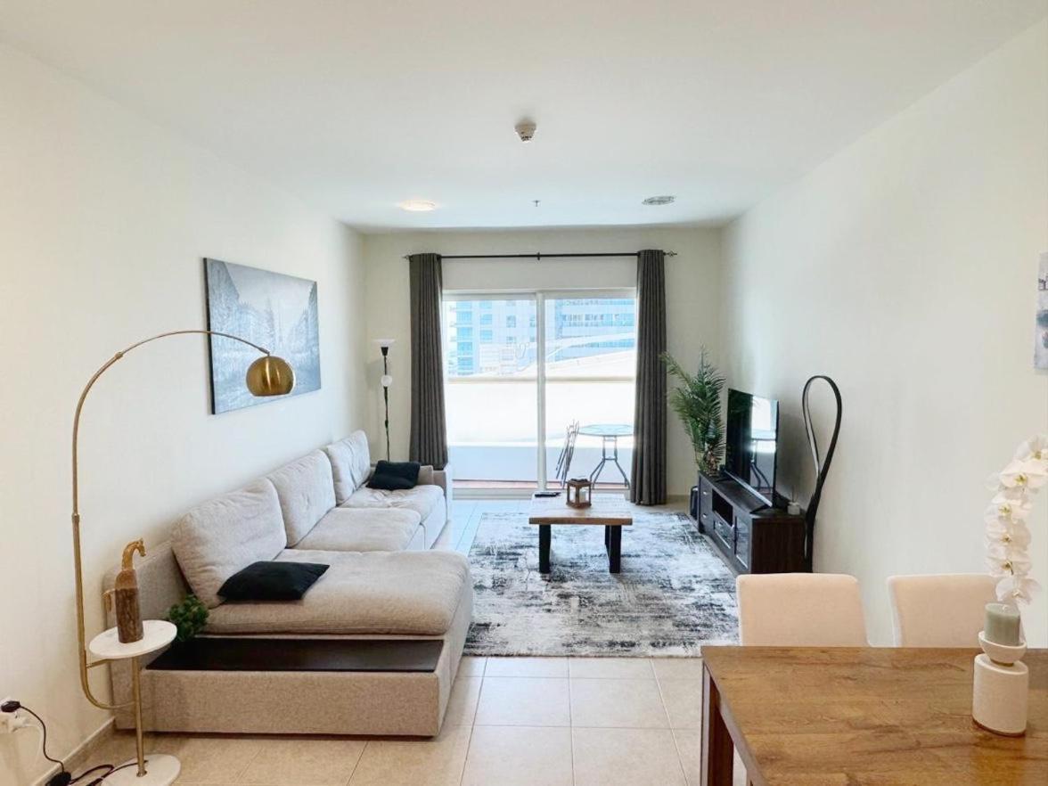 Apartment Stunning 1 Bedroom In Marina Dubai