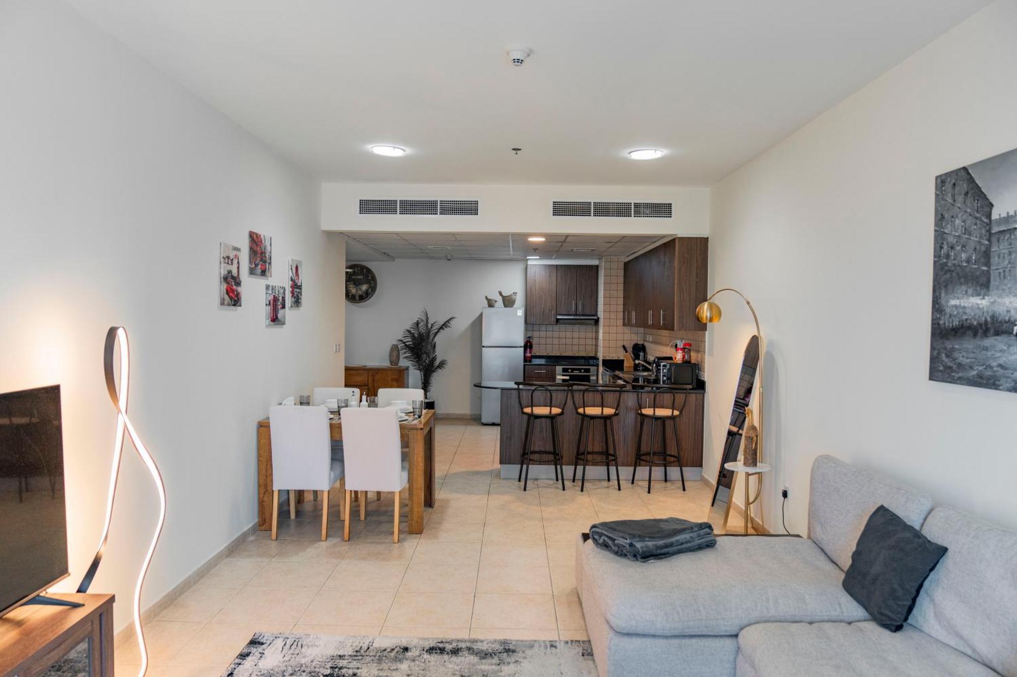 Stunning 1 Bedroom In Marina * Dubai